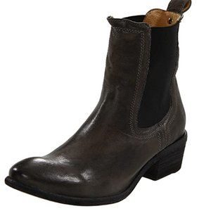 Frye Chelsea Boot in Charcoal *NWT*